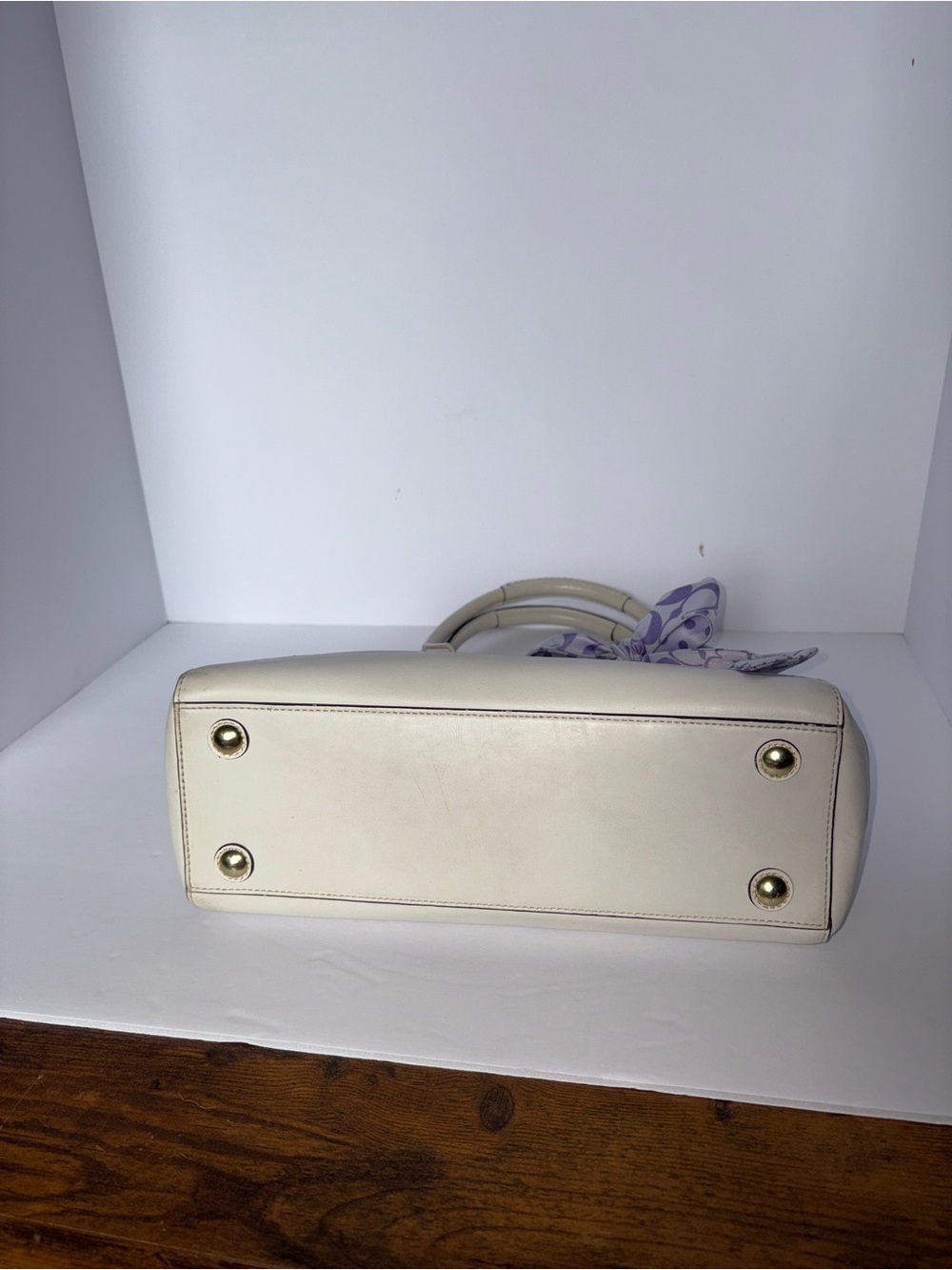 Coach White Leather Shoulder Bag with Lavender Bow - Picture 9 of 11